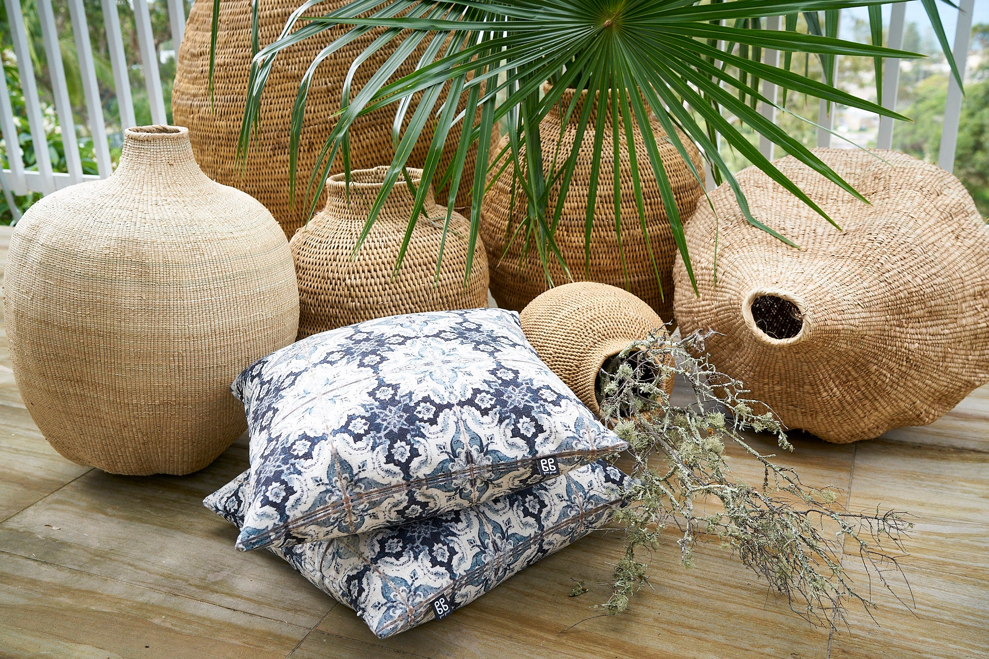 Lines Vines Wallpaper image 2