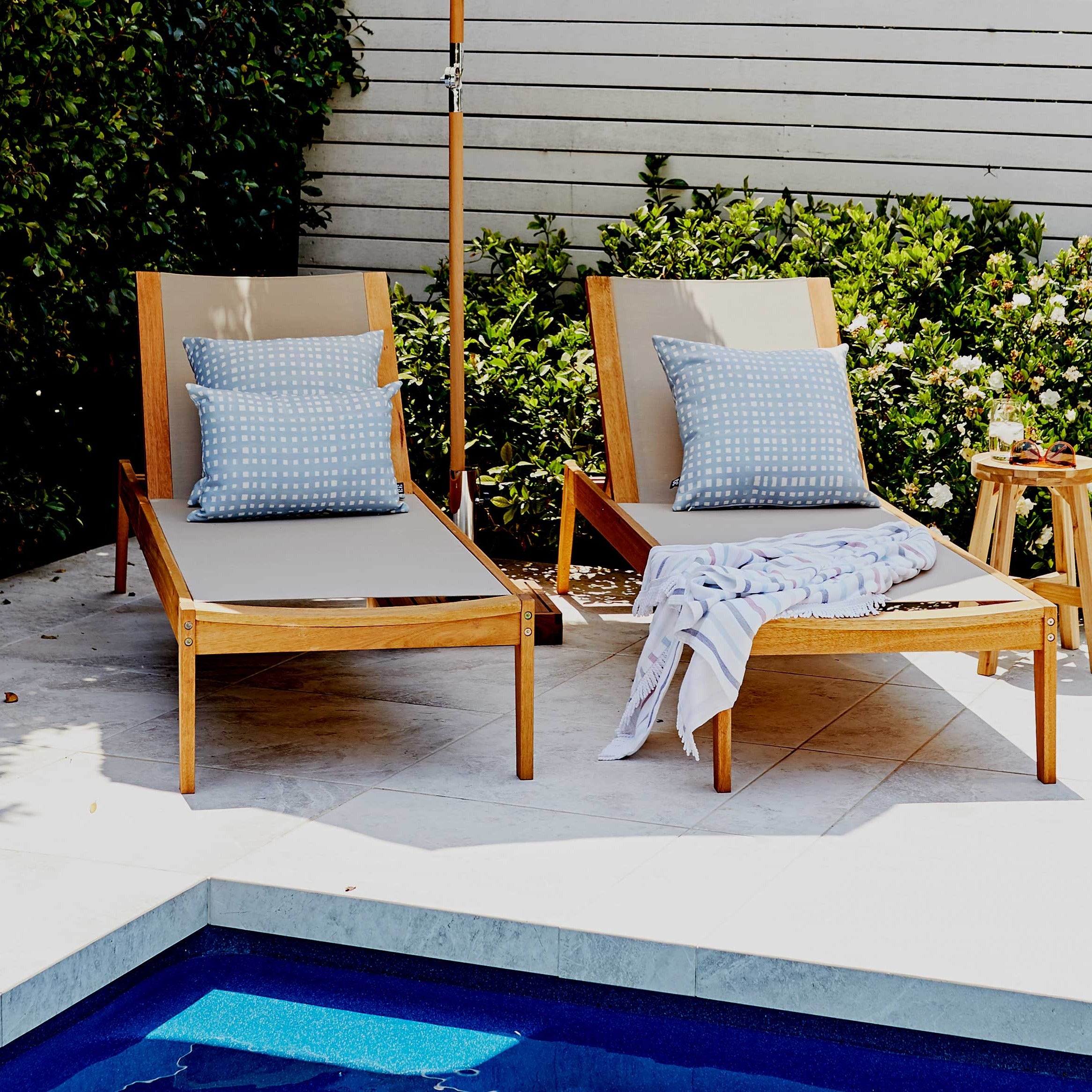 Blurred Lines Cushion Powder Blue (Three Birds) image 0