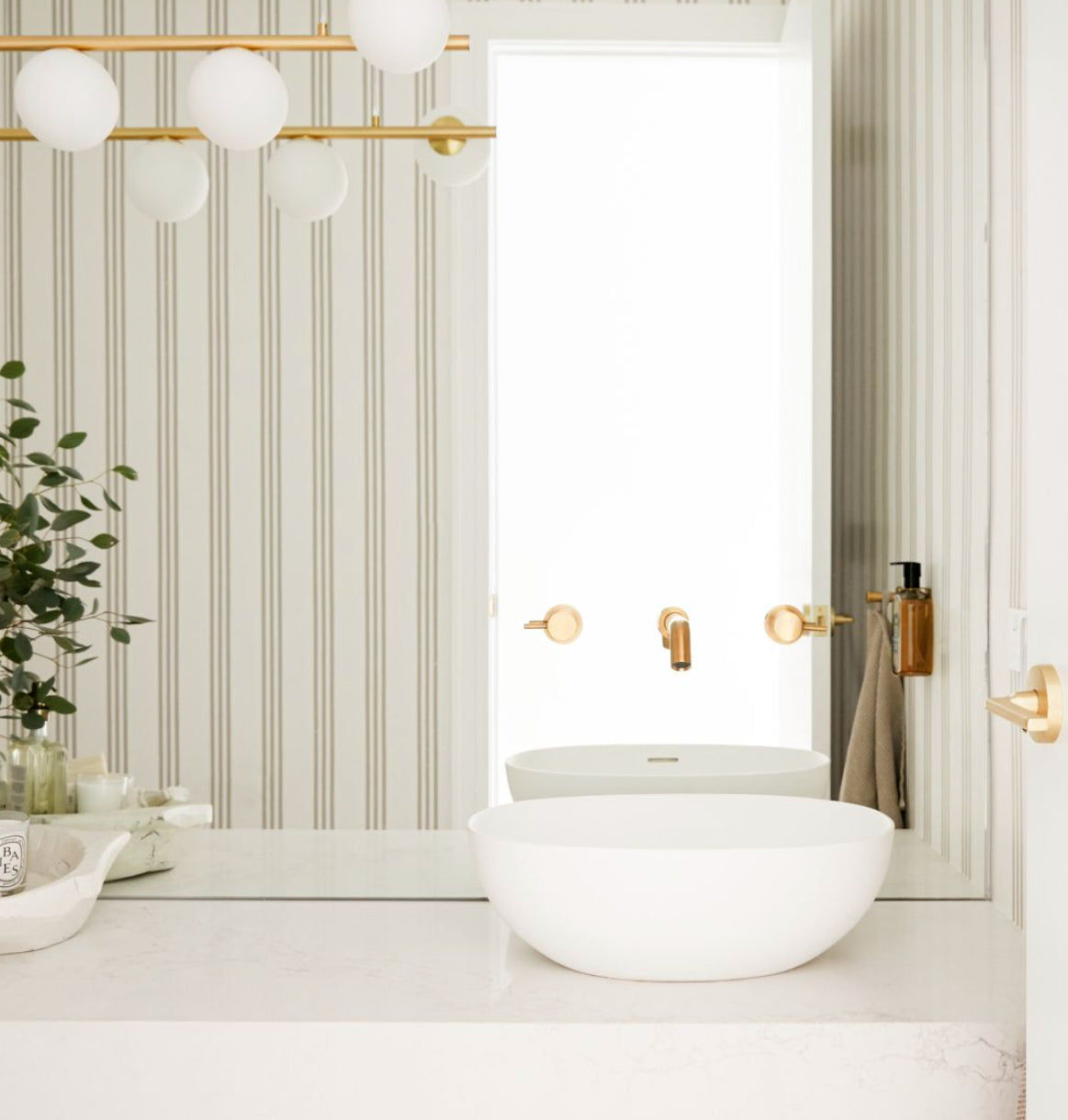 Rawson Stripe Wallpaper image 0