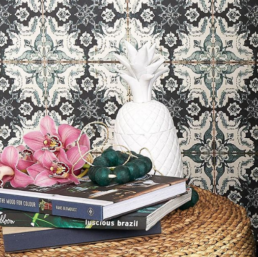 Lines Vines Wallpaper image 0